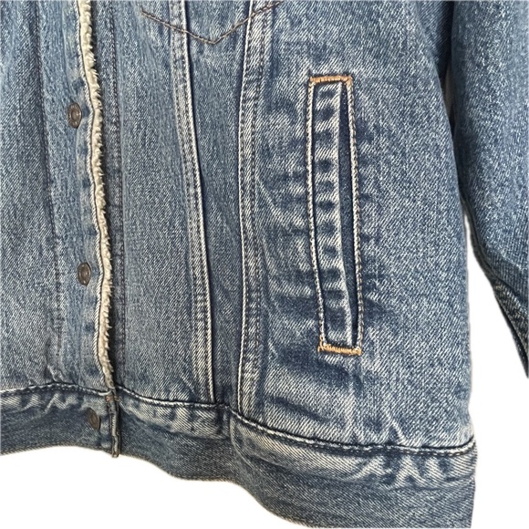 Levi’s Original Sherpa Trucker Denim Jacket Sz M - Picture 6 of 13